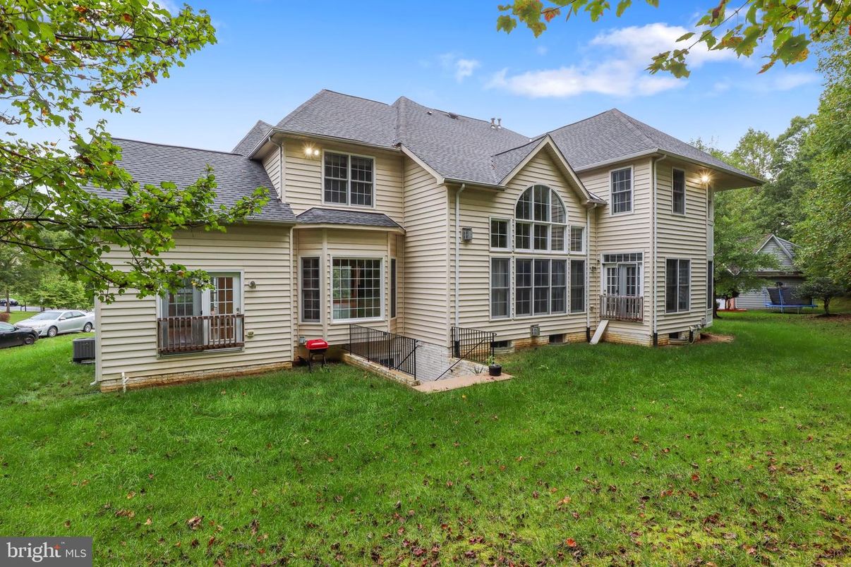 Backyard, Exterior, Facade, French Provincial