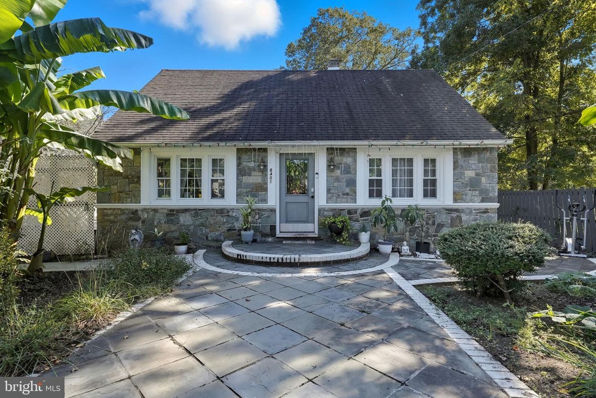 Exterior, Facade, Cape Cod