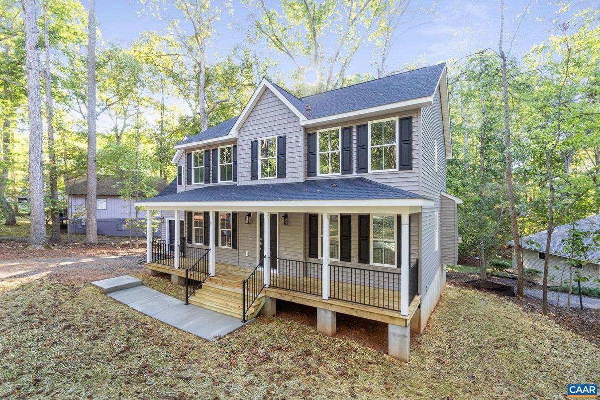 Exterior, Facade, Queen Anne Victorian