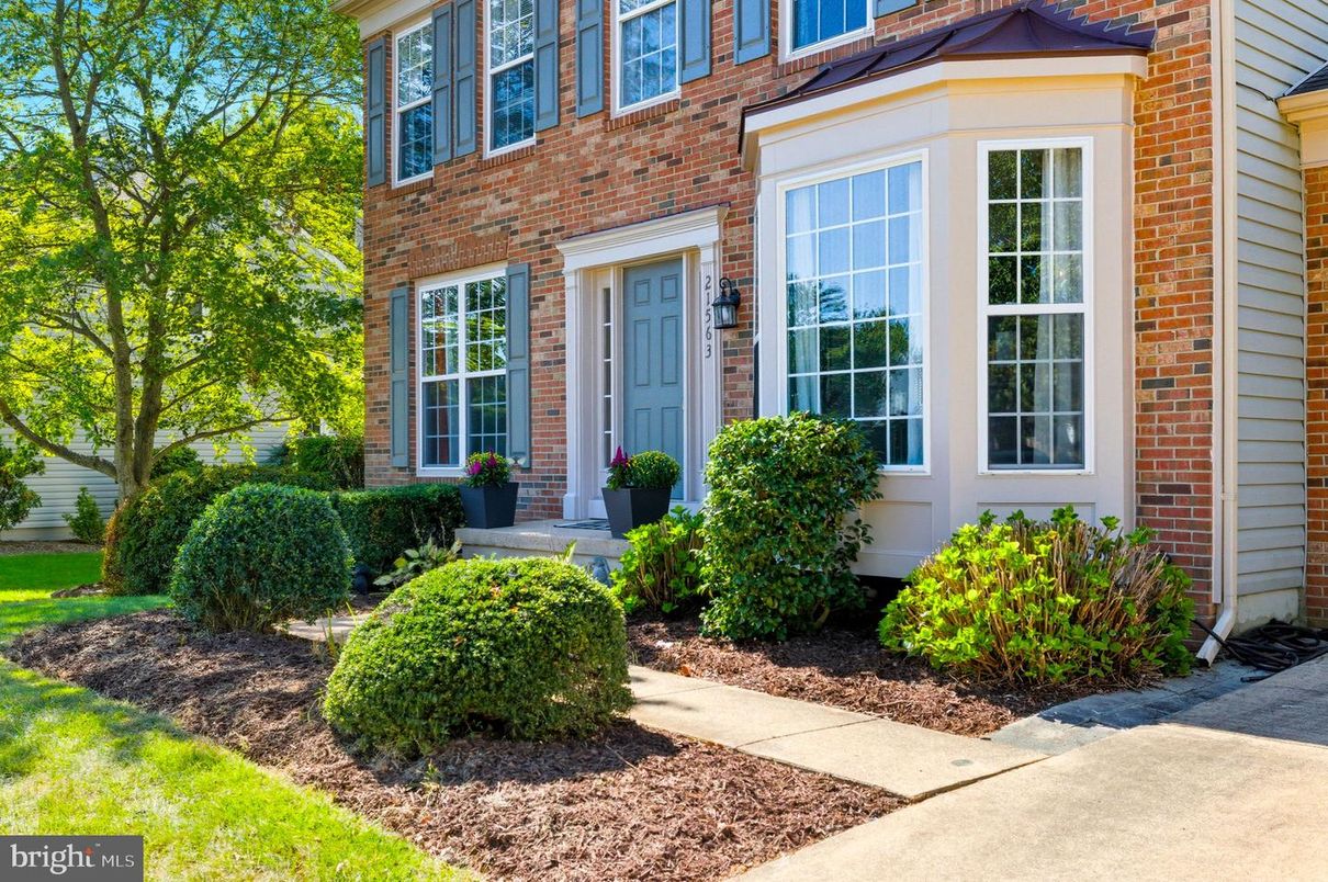 Exterior, Facade, Brick Facade, Georgian