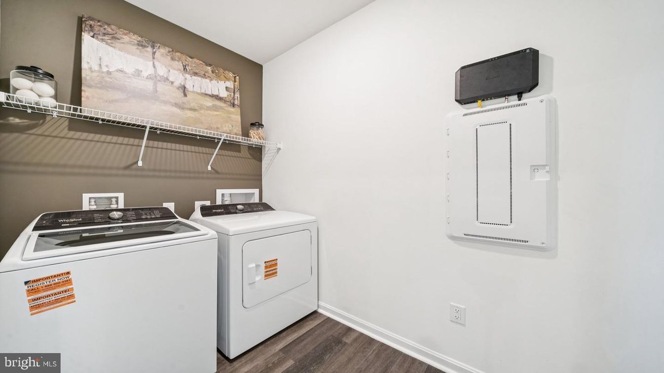 Interior, Washer, Wood Texture Flooring