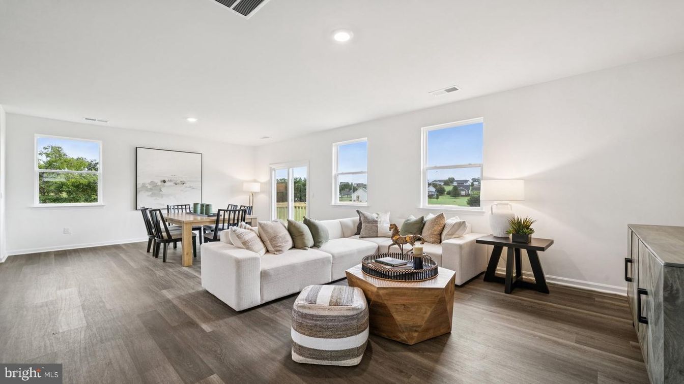 Dining room, Interior, Living room, Recessed Lighting, Wood Texture Flooring