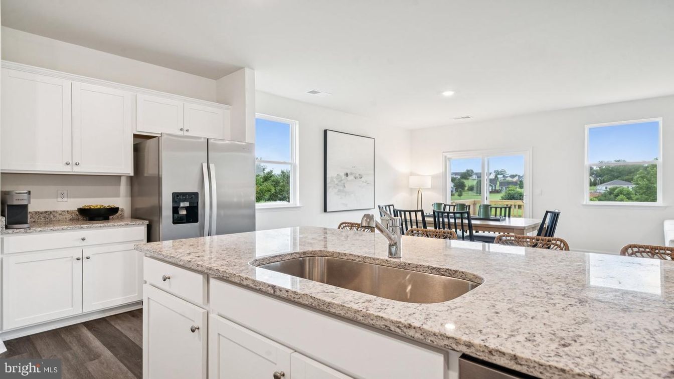 Dining room, Interior, Kitchen, Recessed Lighting, Wood Texture Flooring