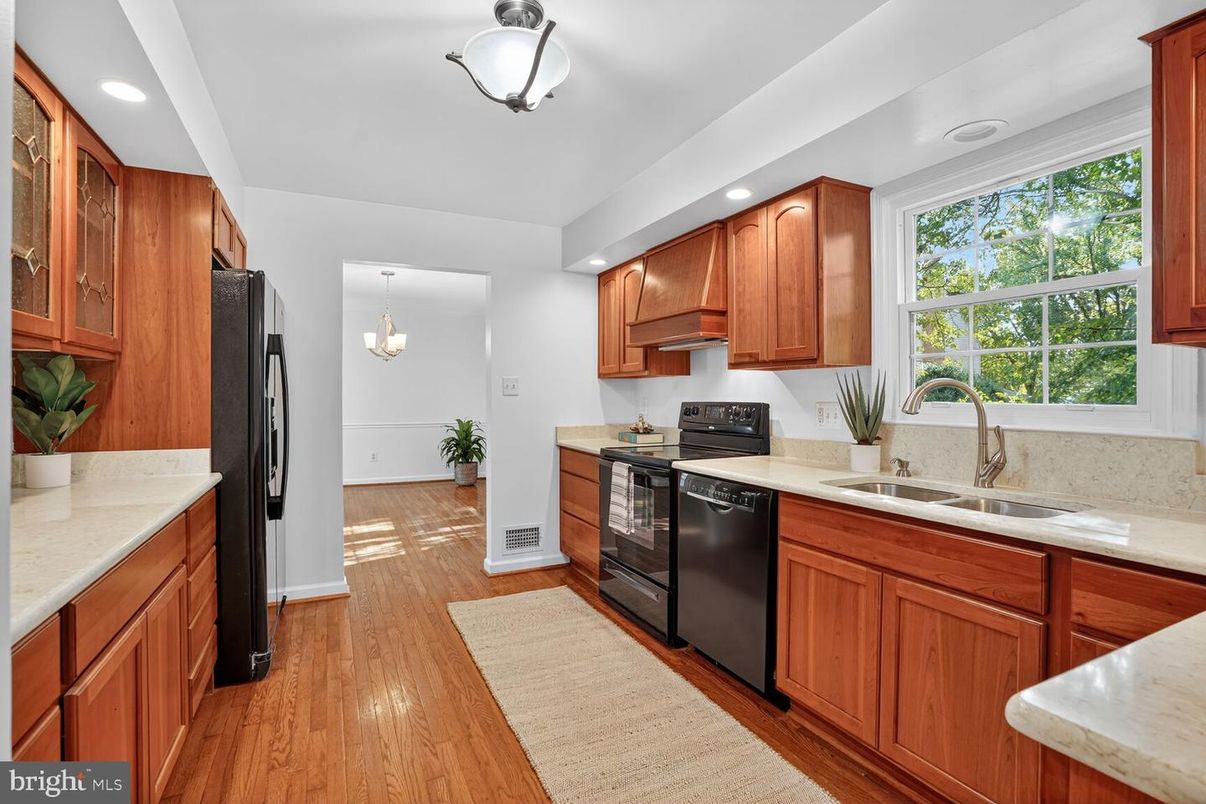 Chandelier, Interior, Kitchen, Recessed Lighting, Wood Texture Flooring