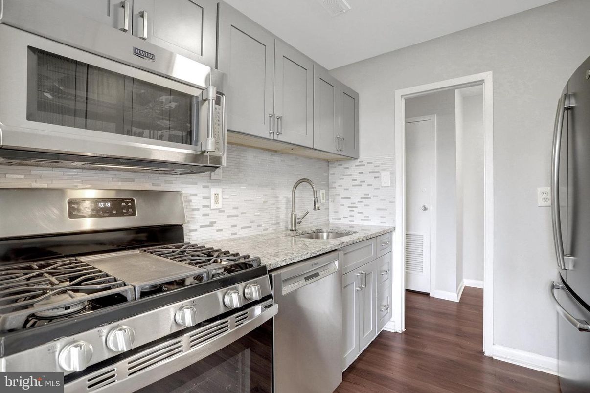 Interior, Kitchen, Stainless Steel Appliances, Wood Texture Flooring