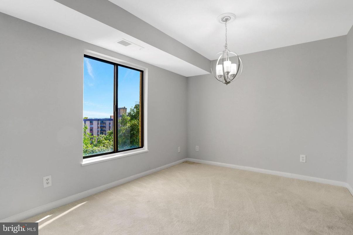 Empty room, Interior, Pendant Lights