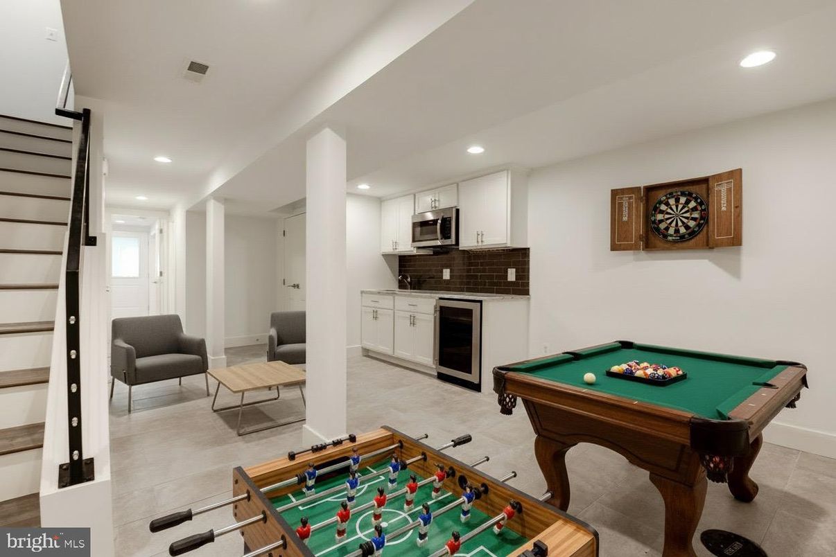 Billiard Table, Game Room, Interior, Recessed Lighting