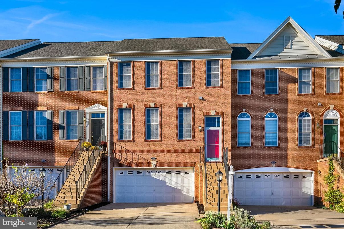 Attached, Exterior, Facade, Brick Facade, Rowhouse