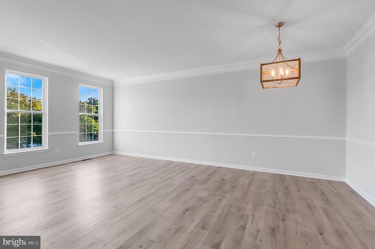 Empty room, Interior, Pendant Lights, Wood Texture Flooring