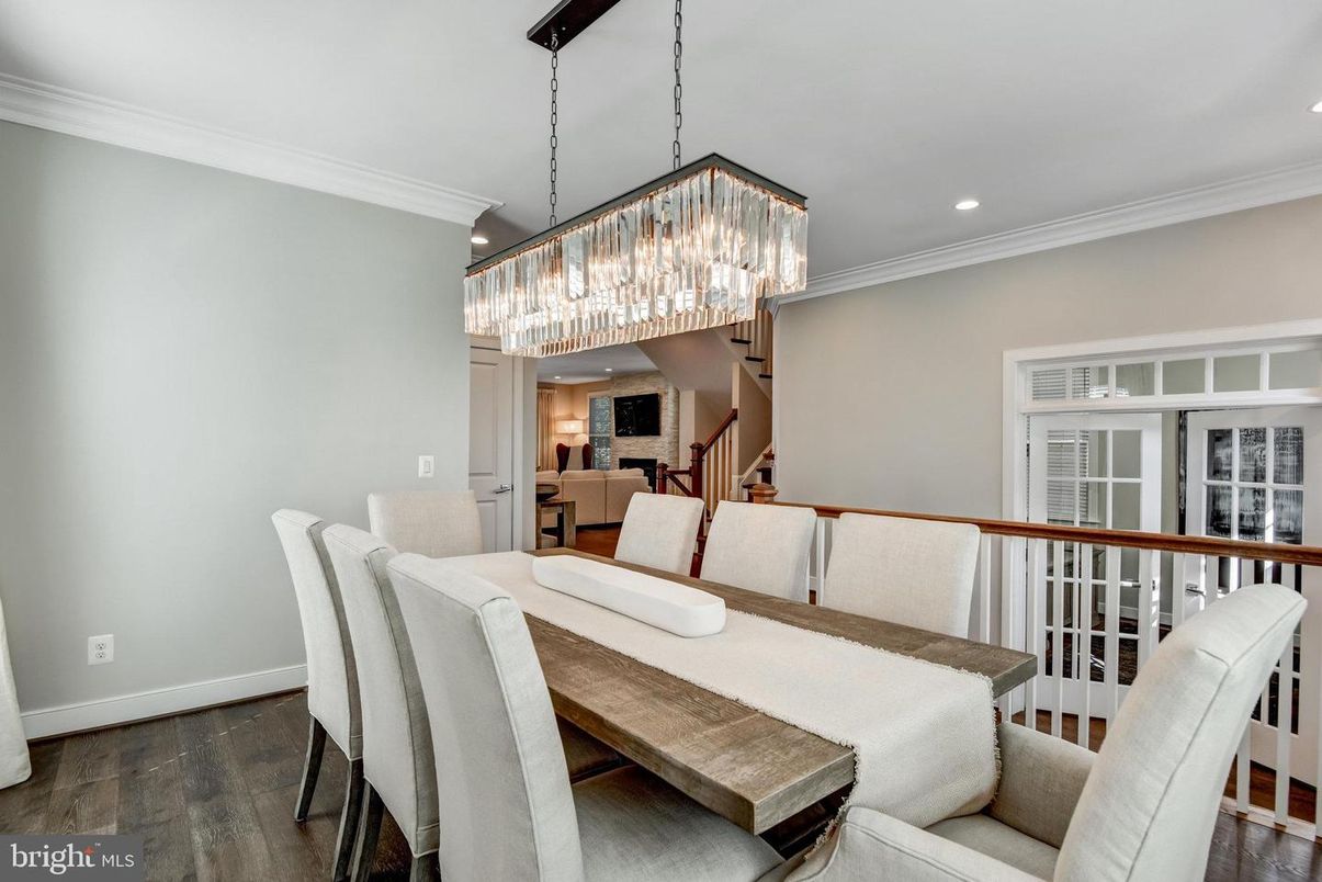 Chandelier, Dining room, Interior, Recessed Lighting, Wood Texture Flooring