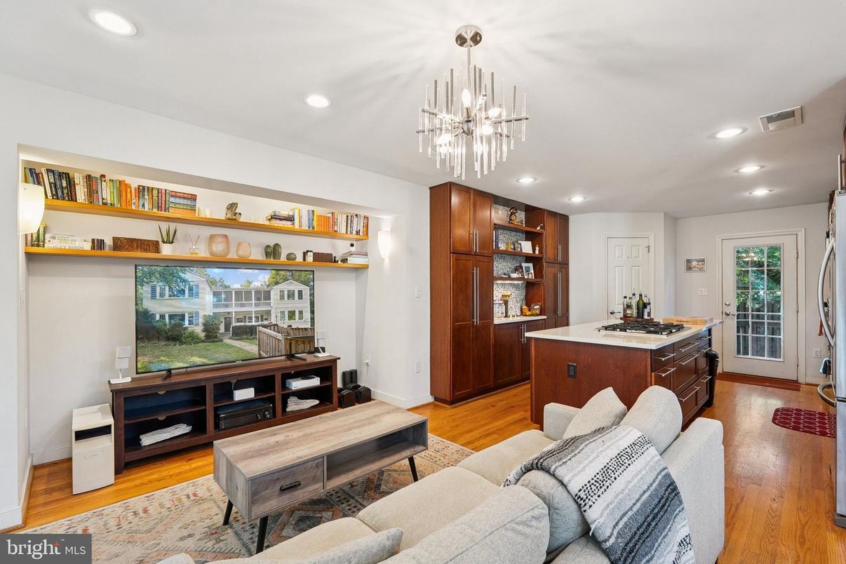 Interior, Kitchen, Living room, Pendant Lights, Recessed Lighting, Wood Texture Flooring