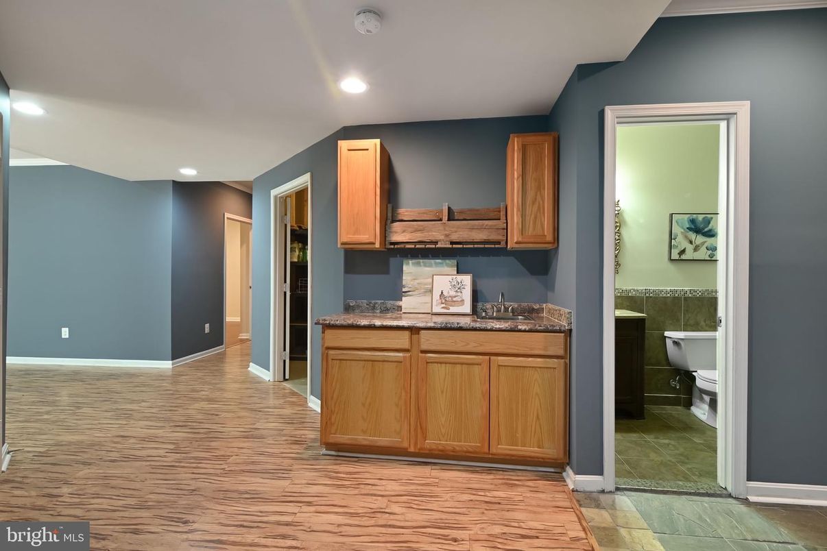 Bathroom, Interior, Recessed Lighting, Wood Texture Flooring