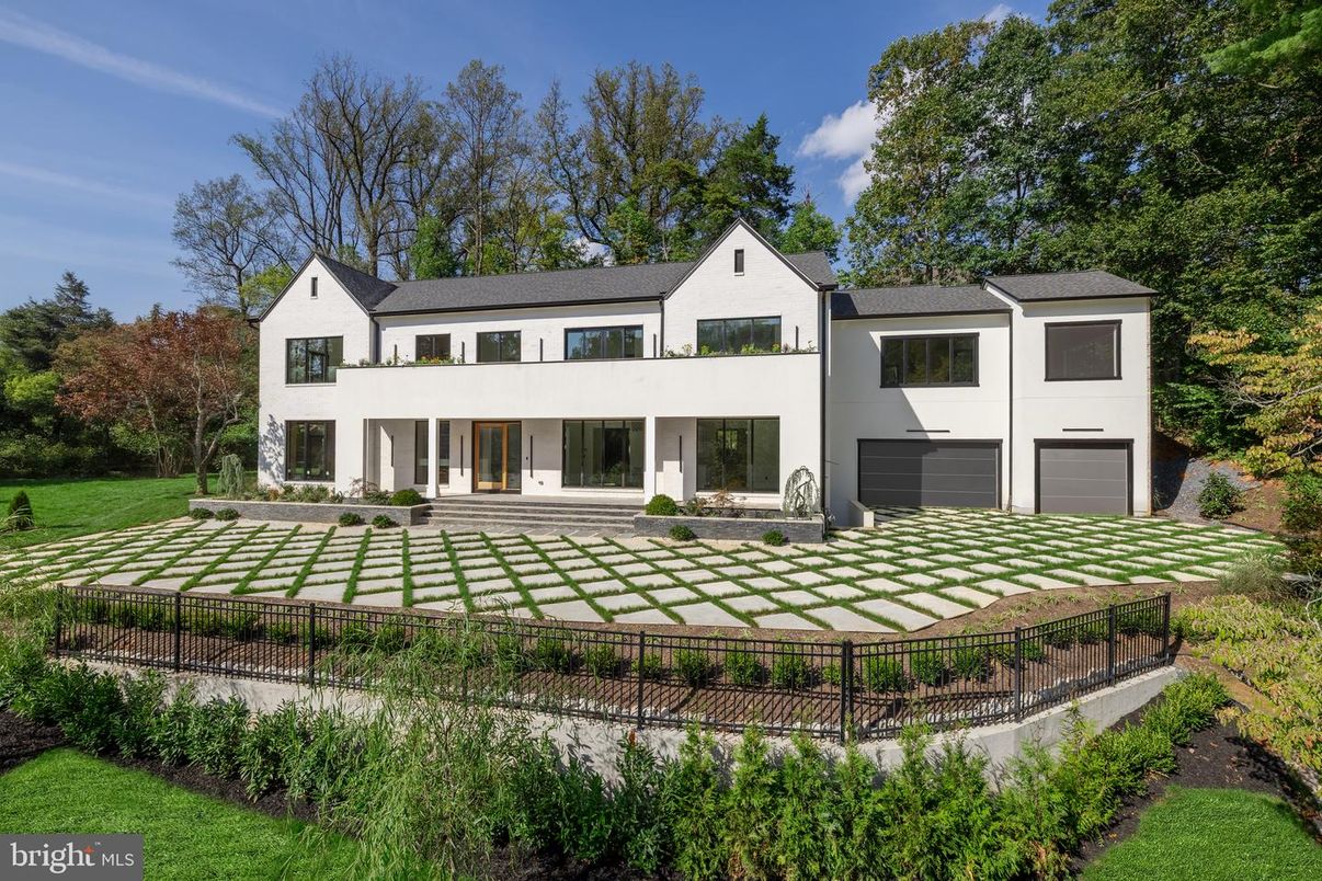 Attached, Backyard, Exterior, Facade, Farmhouse