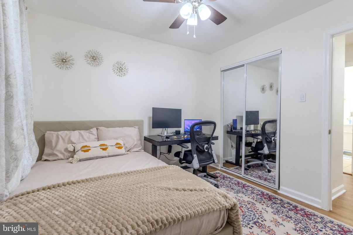 Bedroom, Home Office, Interior, Wood Texture Flooring