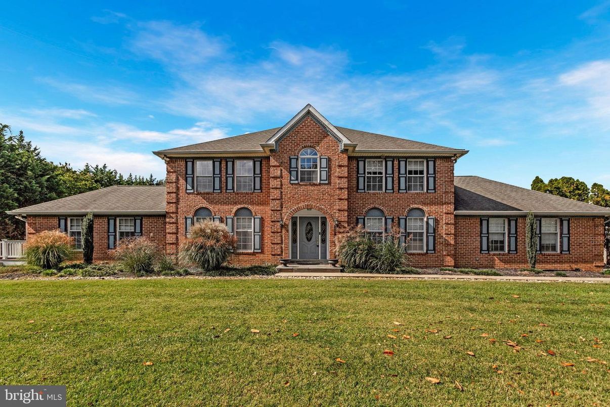 Exterior, Facade, Brick Facade, Brick Traditional