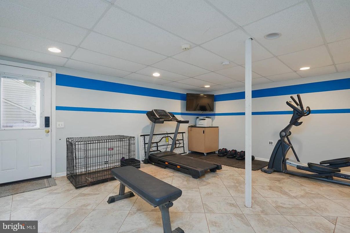 Fitness Equipment, Interior, Recessed Lighting