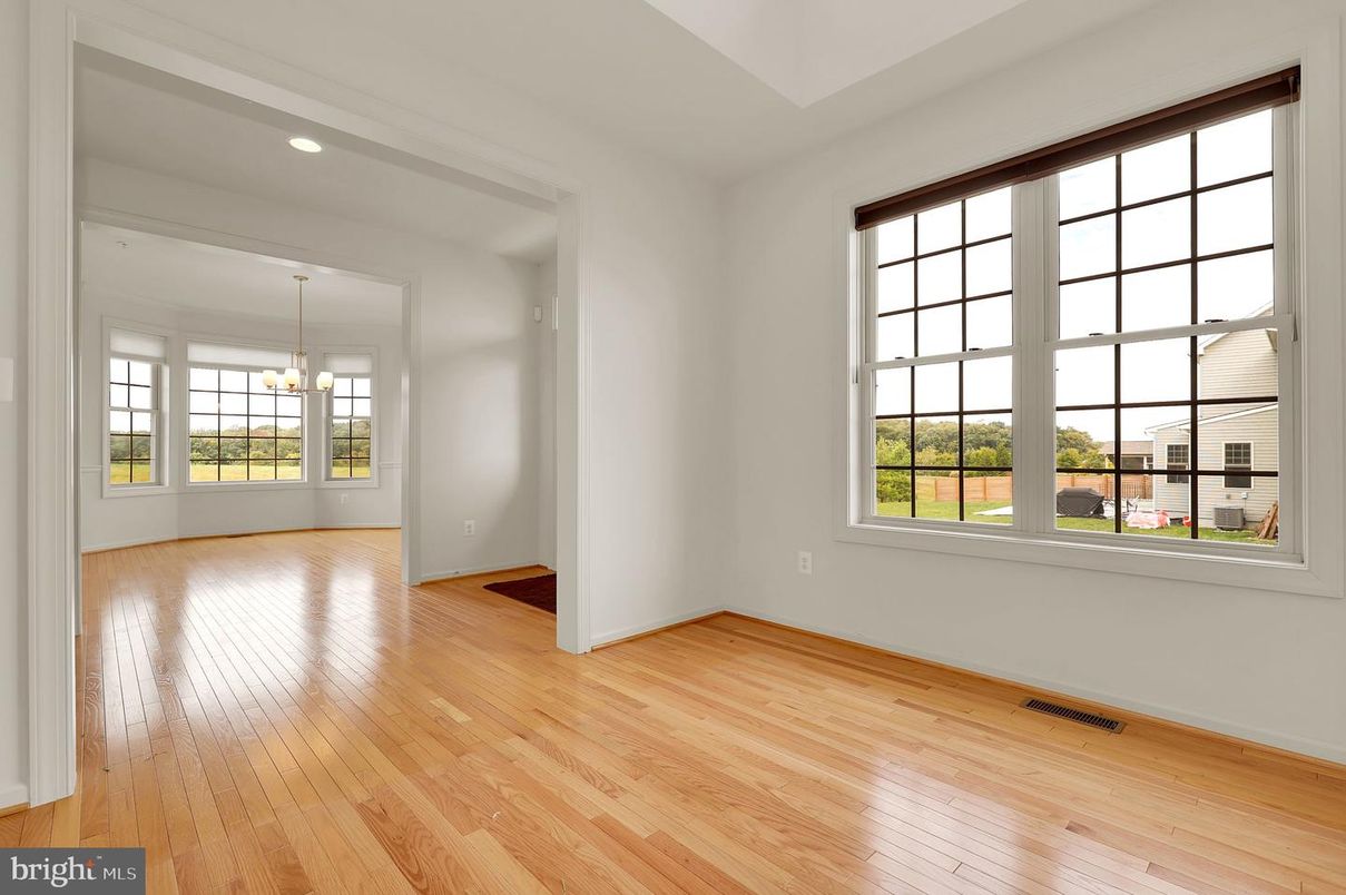 Empty room, Interior, Pendant Lights, Recessed Lighting, Wood Texture Flooring