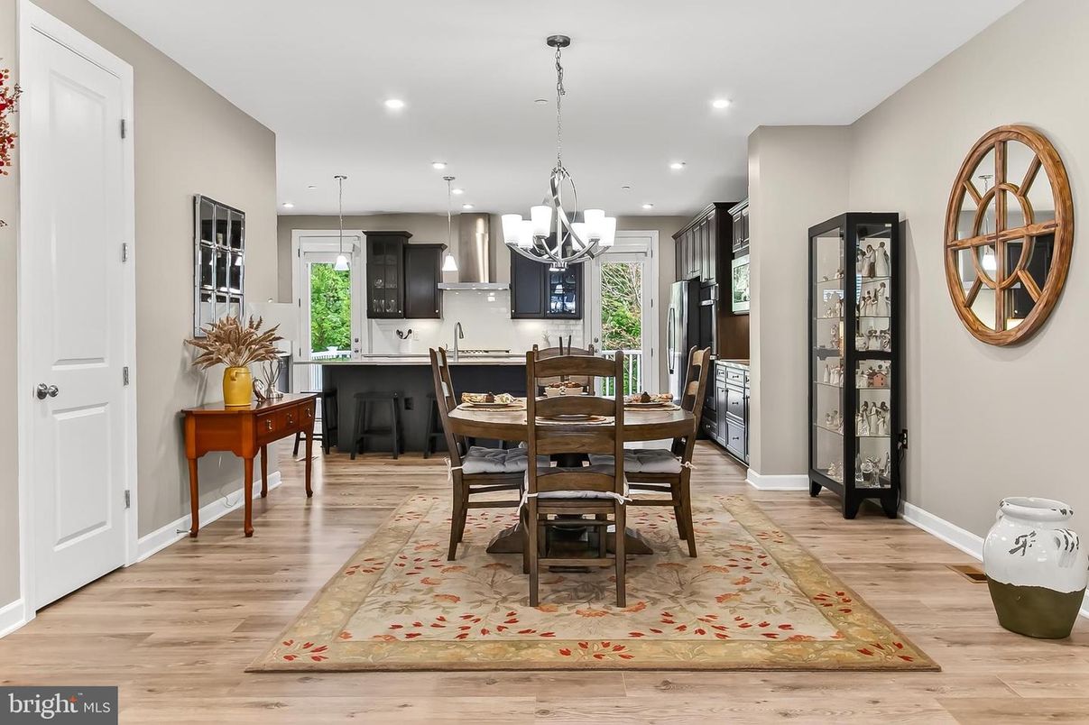 Chandelier, Dining room, Interior, Kitchen, Pendant Lights, Recessed Lighting, Wood Texture Flooring