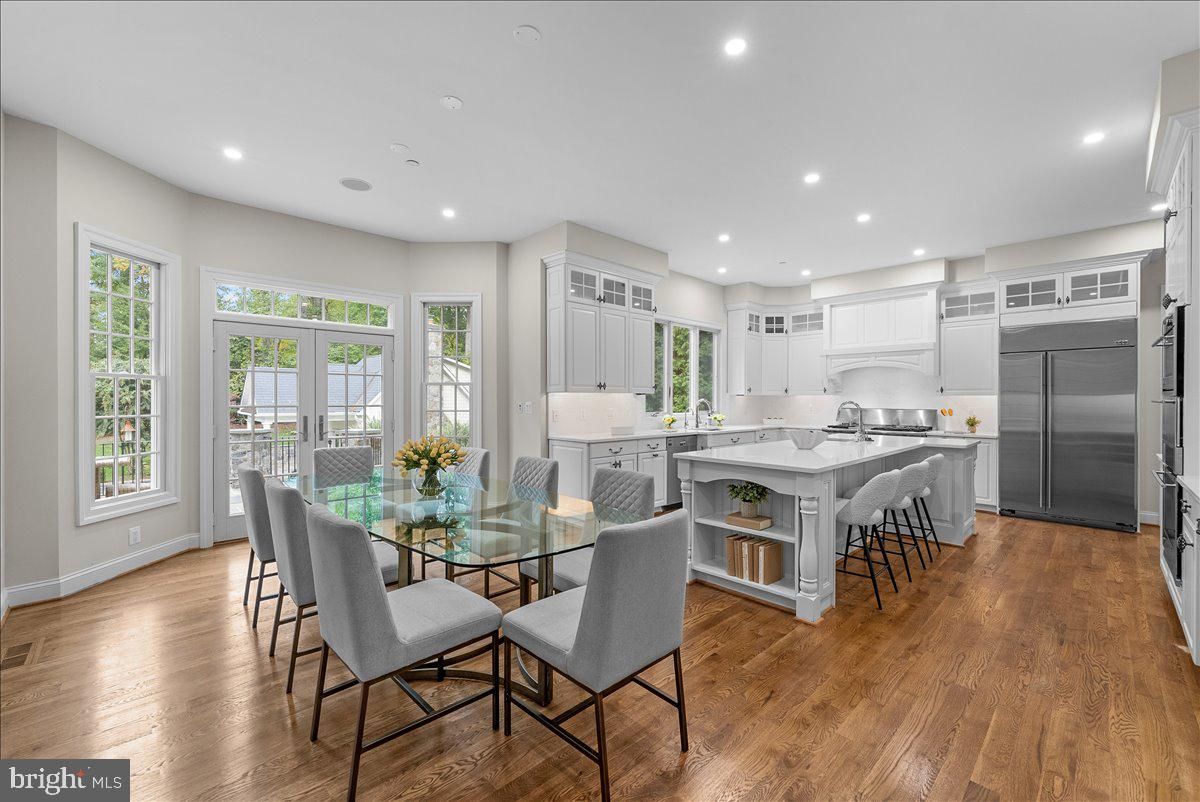 Dining room, Interior, Kitchen, Recessed Lighting, Stainless Steel Appliances, Wood Texture Flooring