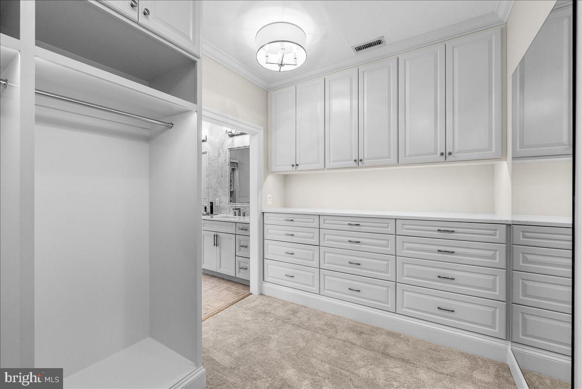 Interior, Walk-in Closets