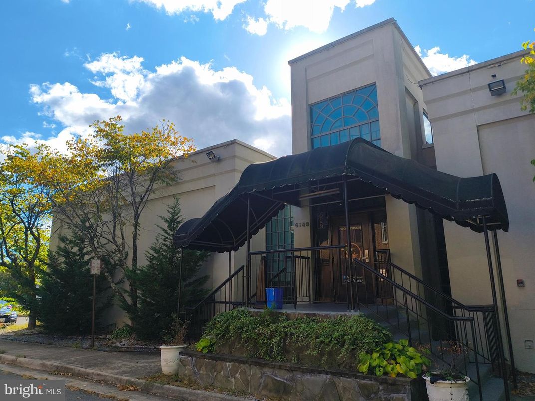 Exterior, Facade, None