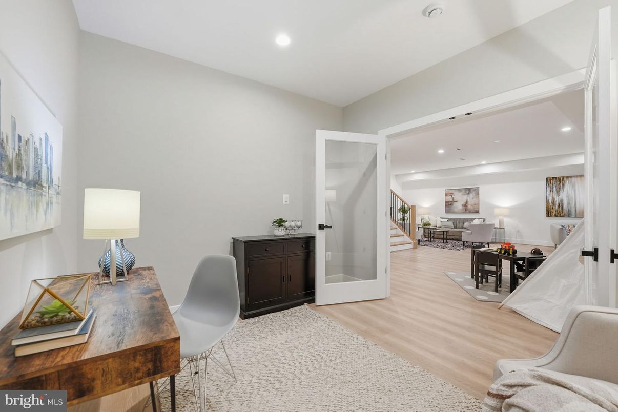 Home Office, Interior, Recessed Lighting, Wood Texture Flooring