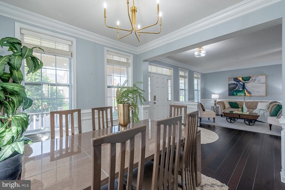 Chandelier, Dining room, Interior, Living room, Wood Texture Flooring
