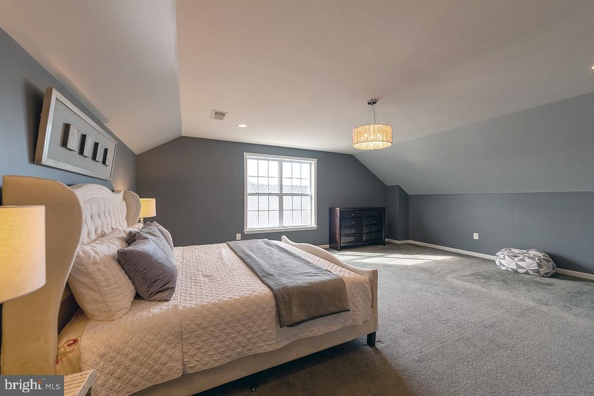 Bedroom, Interior, Pendant Lights, Recessed Lighting