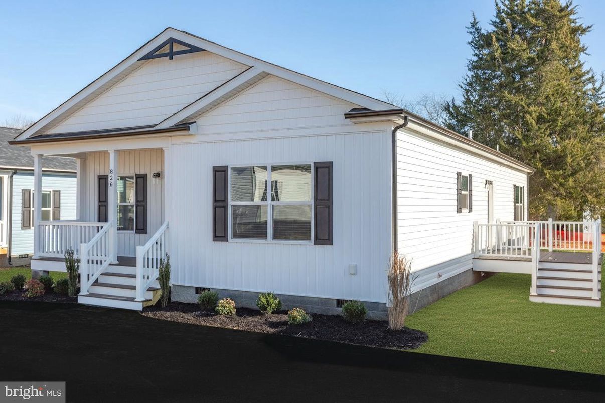 Exterior, Solar Panels