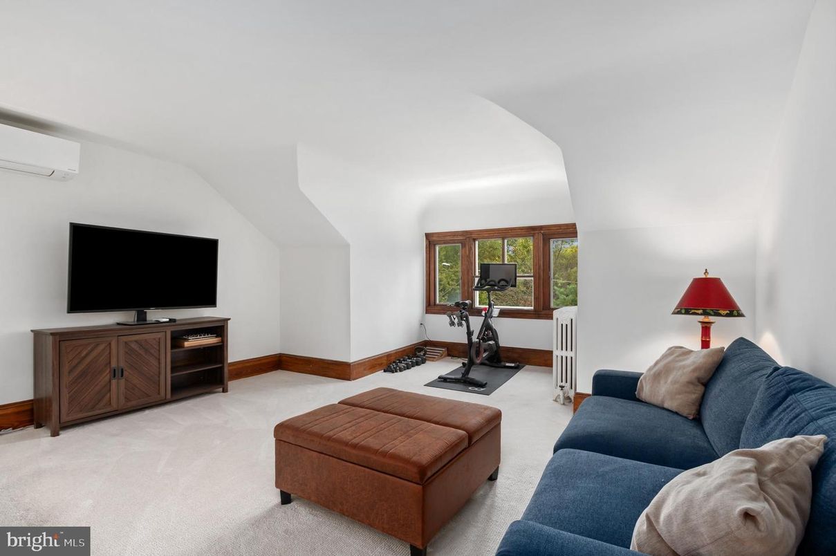 Fitness Equipment, Interior, Living room