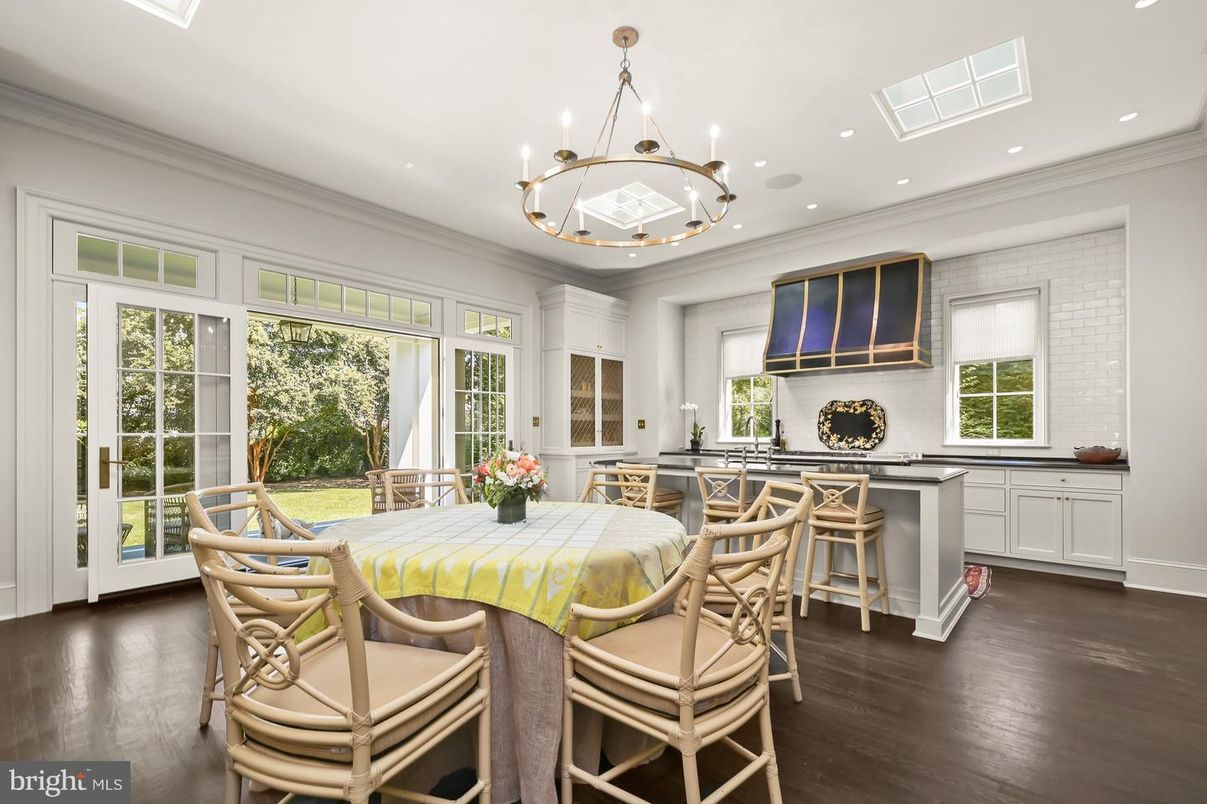 Chandelier, Dining room, Interior, Kitchen, Recessed Lighting, Wood Texture Flooring