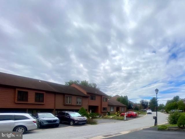 Exterior, Facade, None