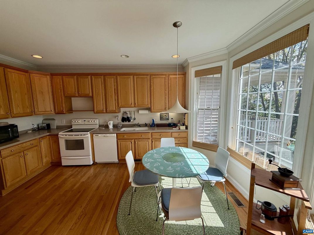 Dining room, Interior, Kitchen, Pendant Lights, Recessed Lighting, Wood Texture Flooring