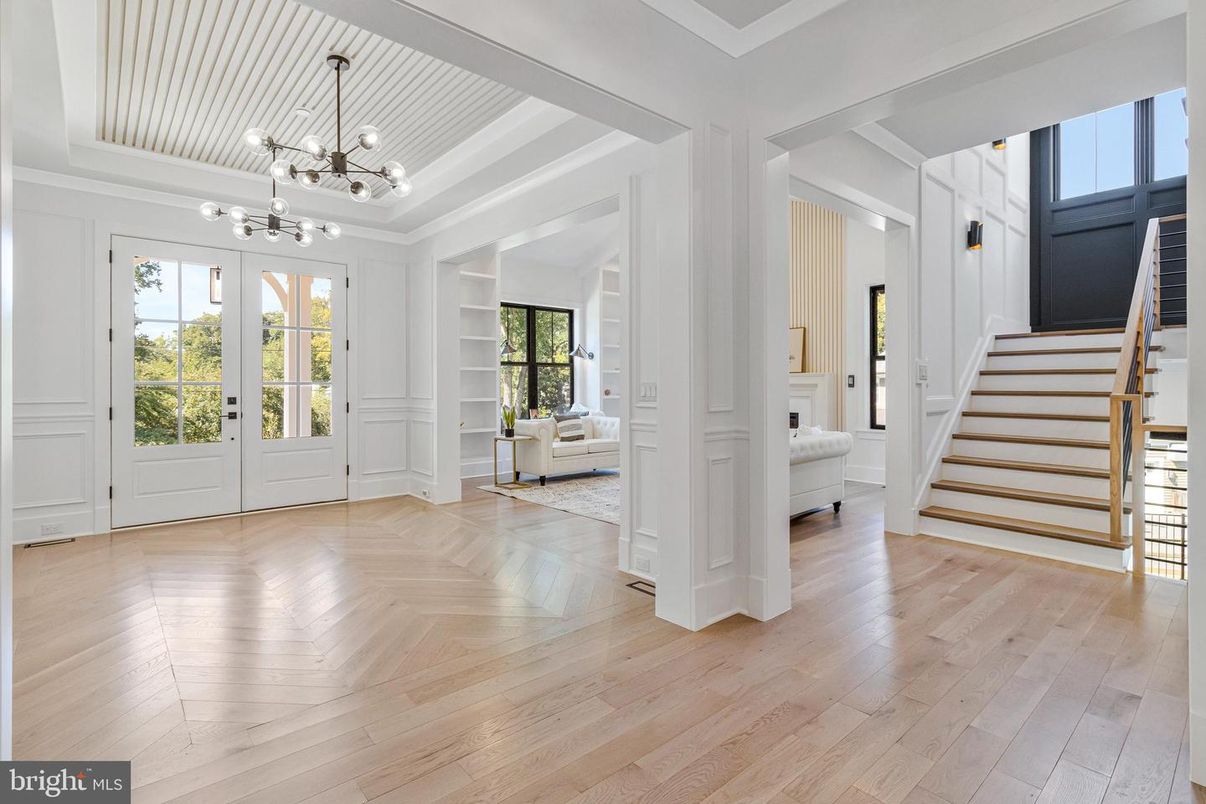 Interior, Pendant Lights, Wood Texture Flooring