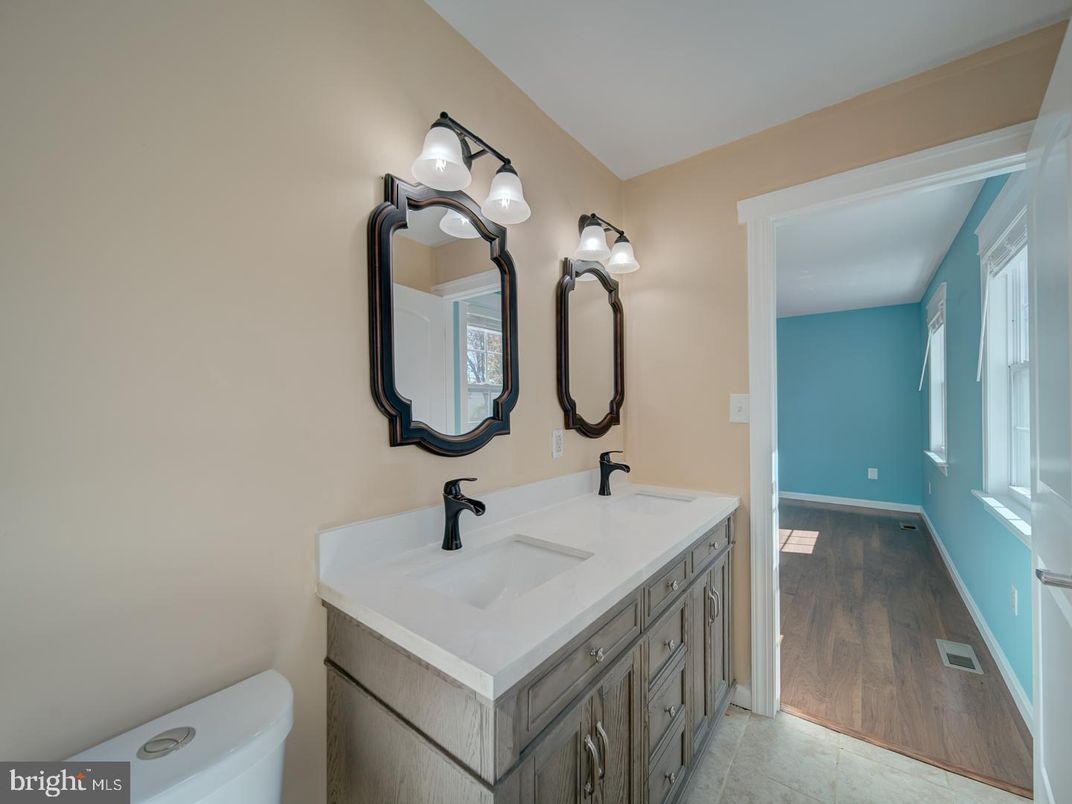 Bathroom, Dual Sink Vanities, Interior, Wood Texture Flooring