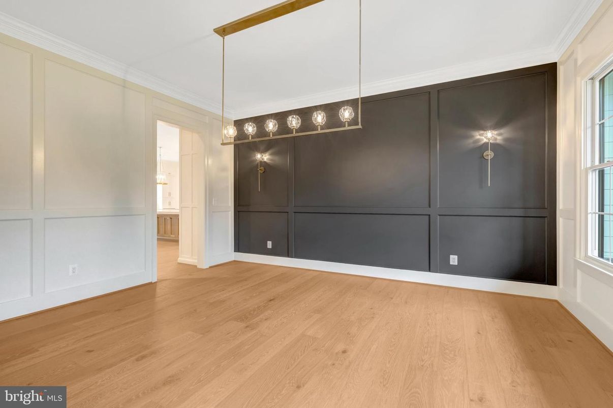 Empty room, Interior, Pendant Lights, Wood Texture Flooring