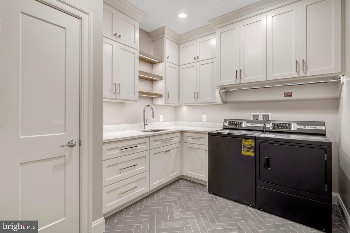 Interior, Kitchen, Recessed Lighting, Washer