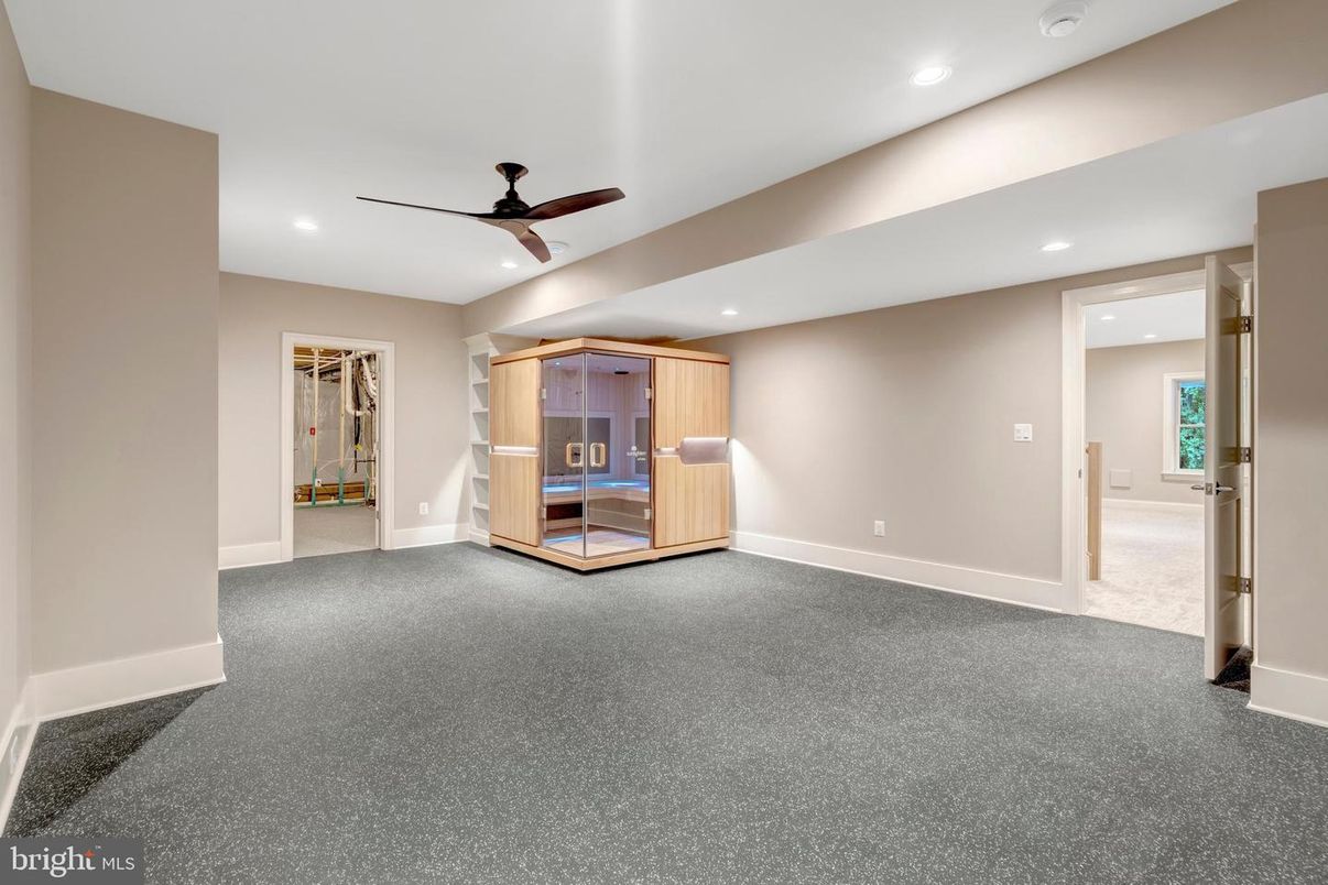 Empty room, Interior, Recessed Lighting