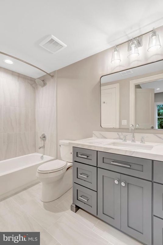 Bathroom, Interior, Recessed Lighting