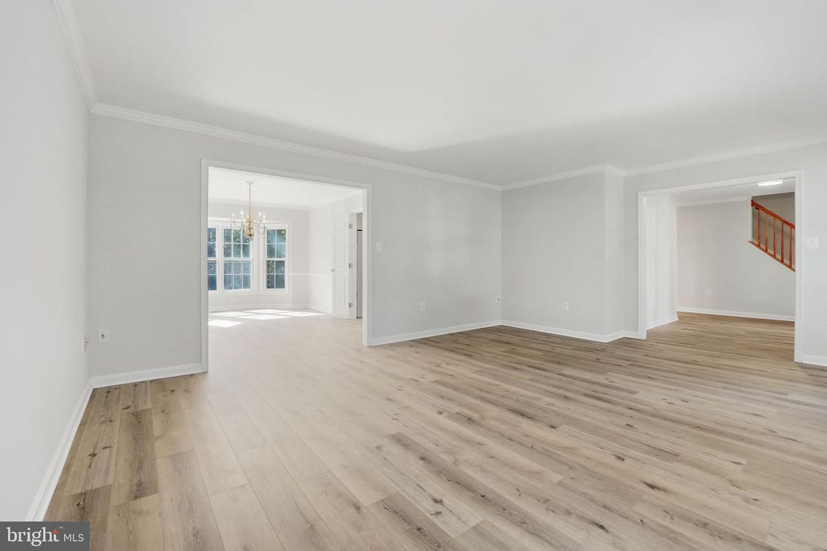 Chandelier, Empty room, Interior, Wood Texture Flooring