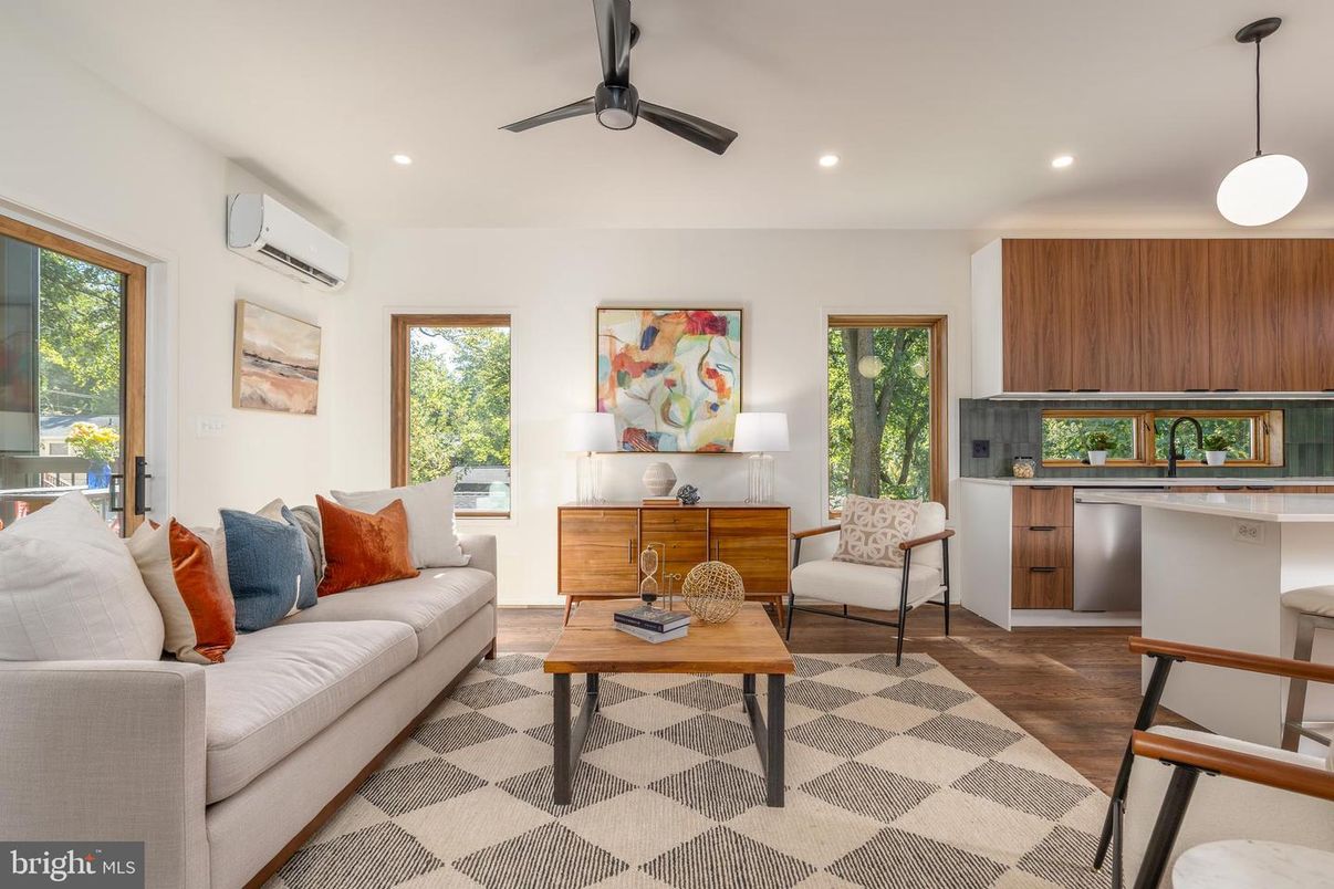 Interior, Kitchen, Living room, Pendant Lights, Recessed Lighting, Wood Texture Flooring