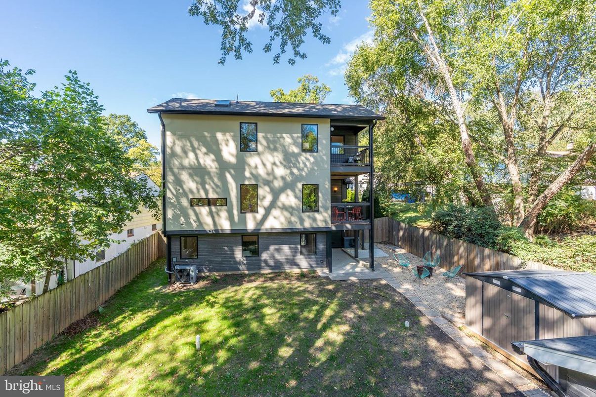 Backyard, Exterior, Hot Tub