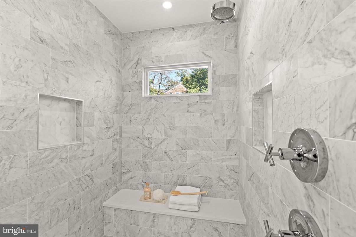 Bathroom, Interior, Marble Walls, Recessed Lighting