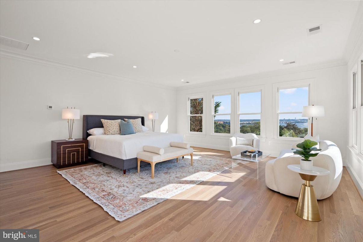 Bedroom, Interior, Recessed Lighting, Water, Wood Texture Flooring