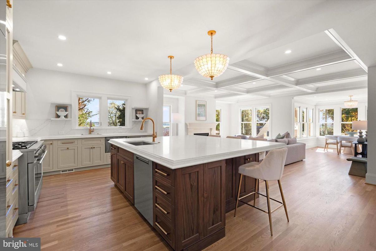 Chandelier, Interior, Kitchen, Living room, Pendant Lights, Recessed Lighting, Wood Texture Flooring