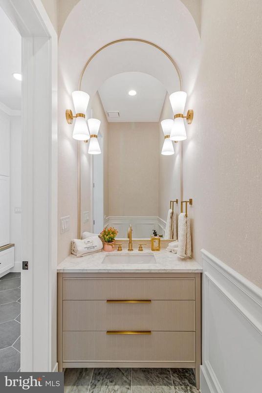 Bathroom, Interior, Recessed Lighting