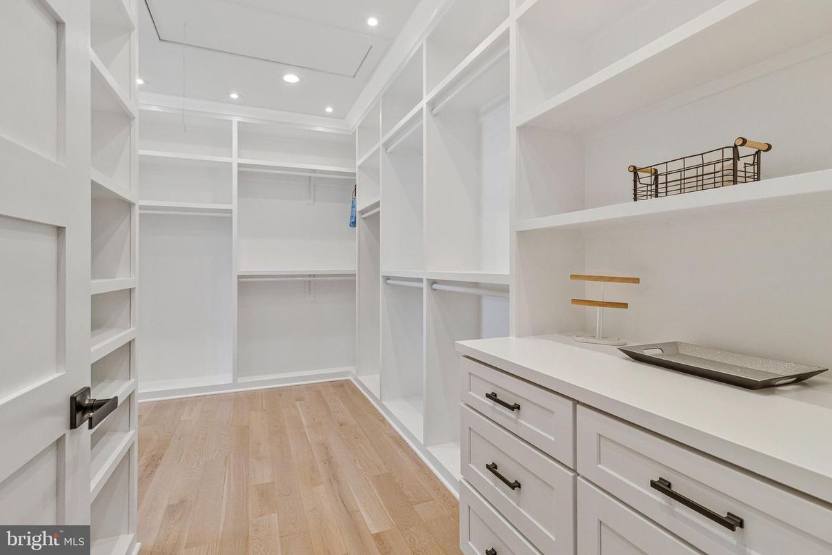 Interior, Recessed Lighting, Walk-in Closets, Wood Texture Flooring