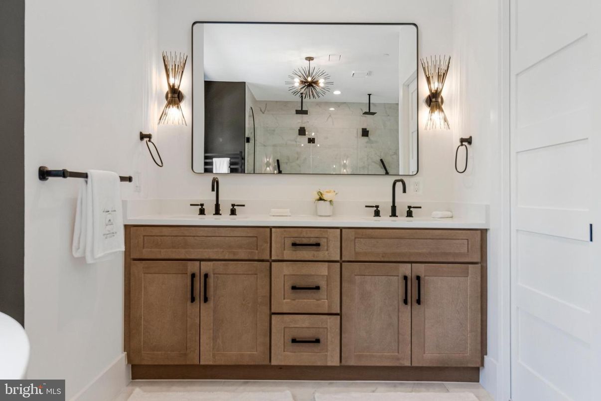 Bathroom, Dual Sink Vanities, Interior, Pendant Lights