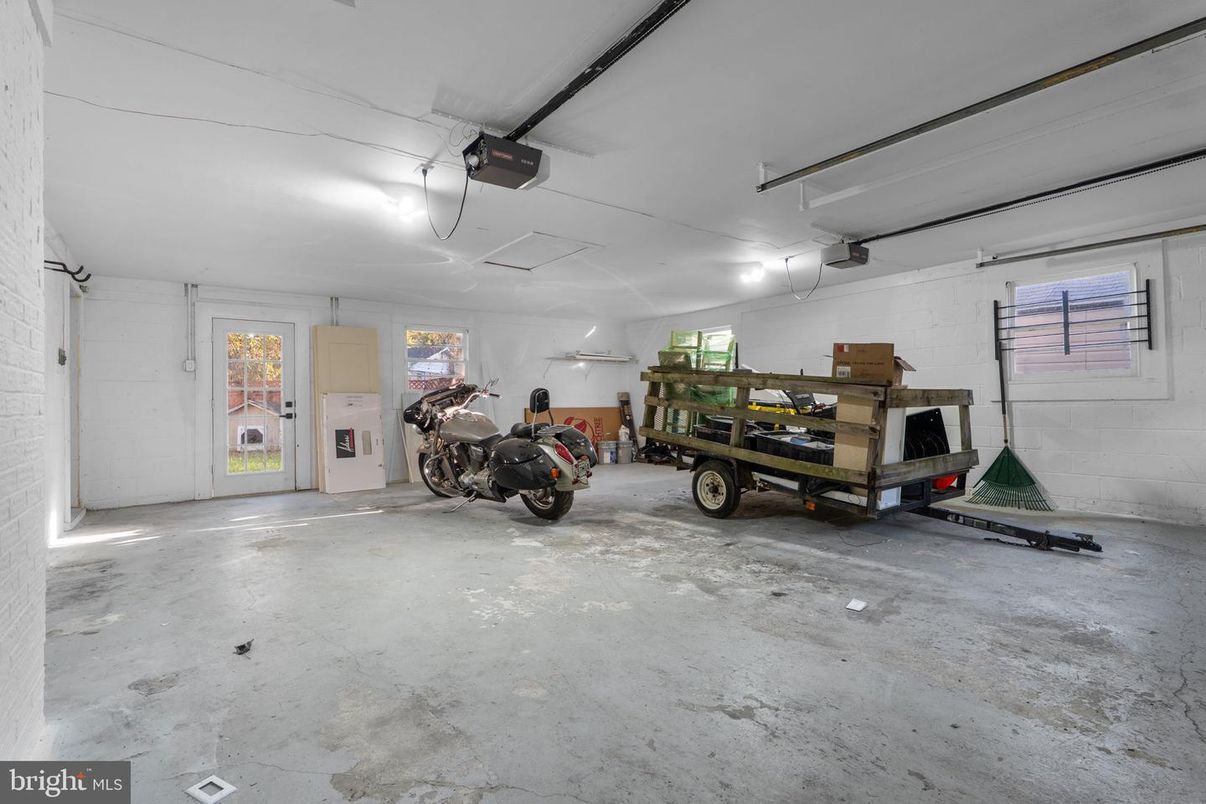 Fitness Equipment, Garage, Interior