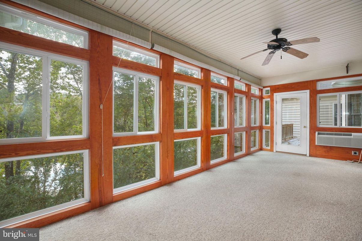 Empty room, Interior, Sun Room